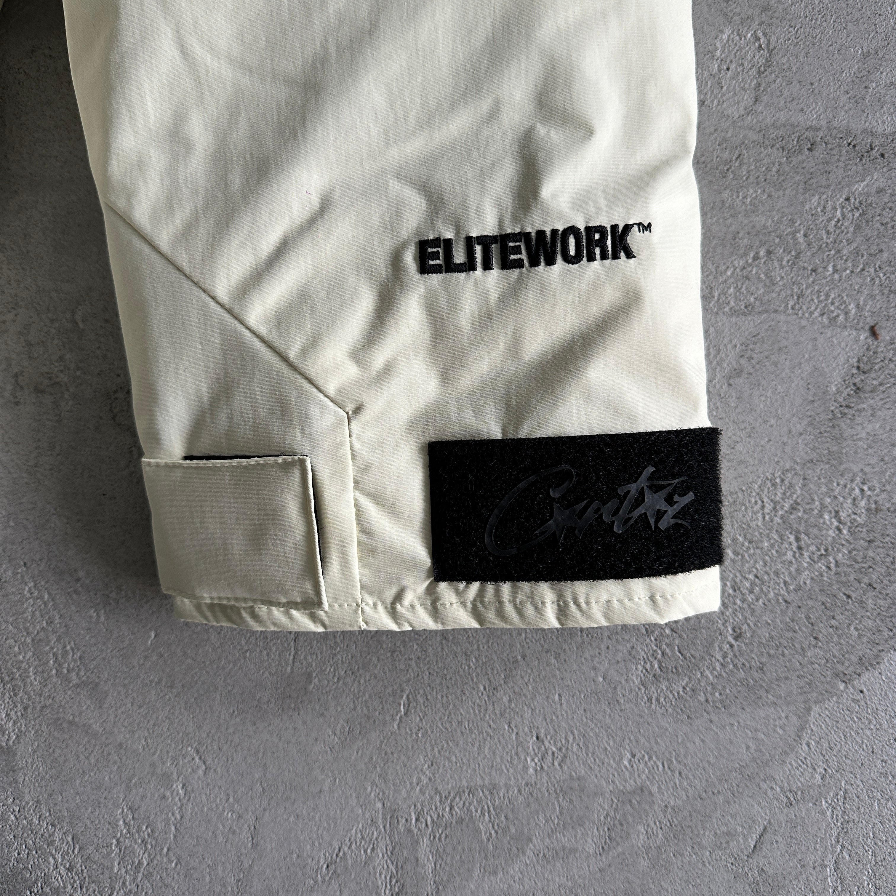 Chaqueta Pluma Corteiz Blanco Roto con Interior Crema – Abrigo Streetwear Premium CRTZ