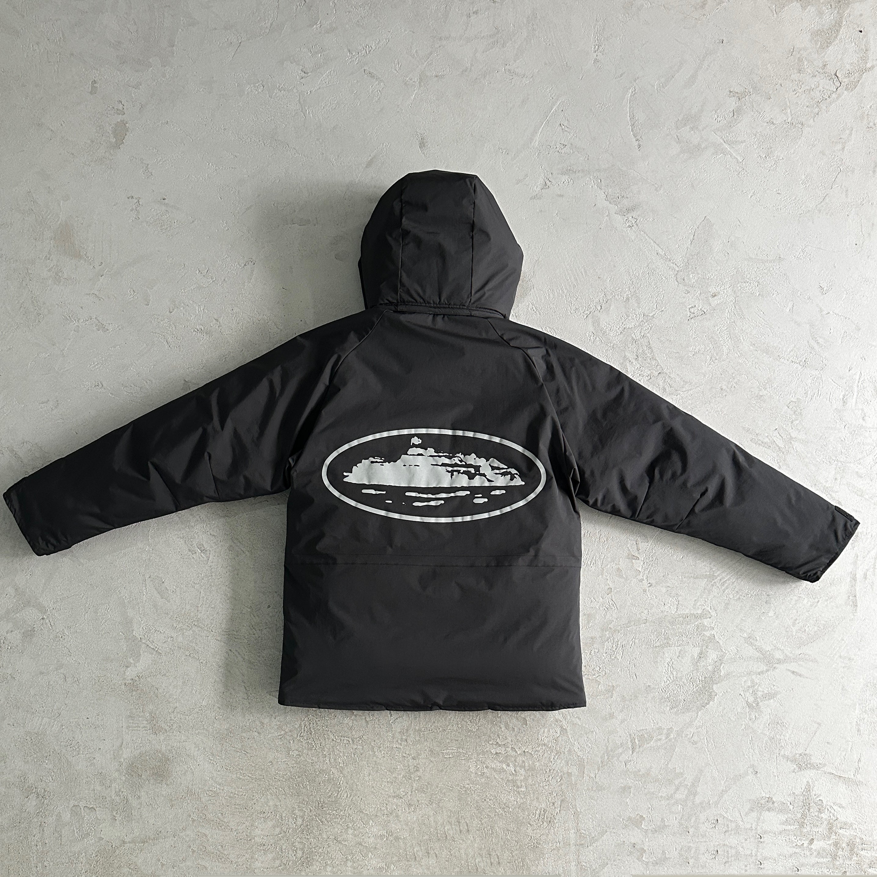 Chaqueta Pluma Corteiz Negra con Interior Amarillo – Abrigo Streetwear Premium CRTZ