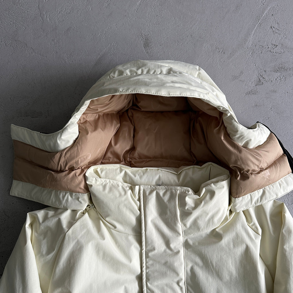 Chaqueta Pluma Corteiz Blanco Roto con Interior Crema – Abrigo Streetwear Premium CRTZ